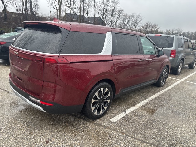 used 2024 Kia Carnival car, priced at $33,955