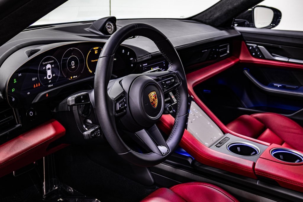 2024 Porsche Taycan Turbo S photo 4