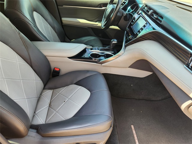 2018 Toyota Camry XLE photo 9