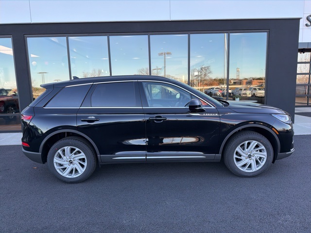 2026 Lincoln Corsair Premiere photo 2