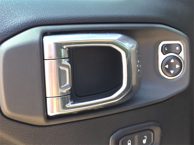 2025 Jeep Wrangler Sport S photo 17