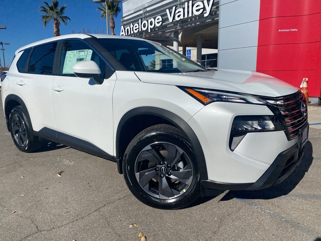 2026 Nissan Rogue SV's photo