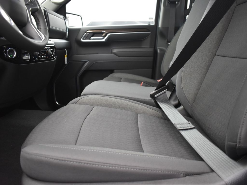 2026 Chevrolet Silverado 1500 LT photo 13