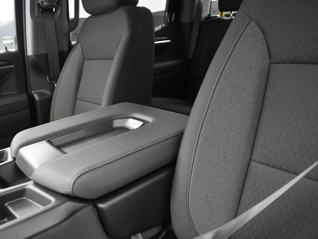 2026 Chevrolet Silverado 1500 LT photo 14