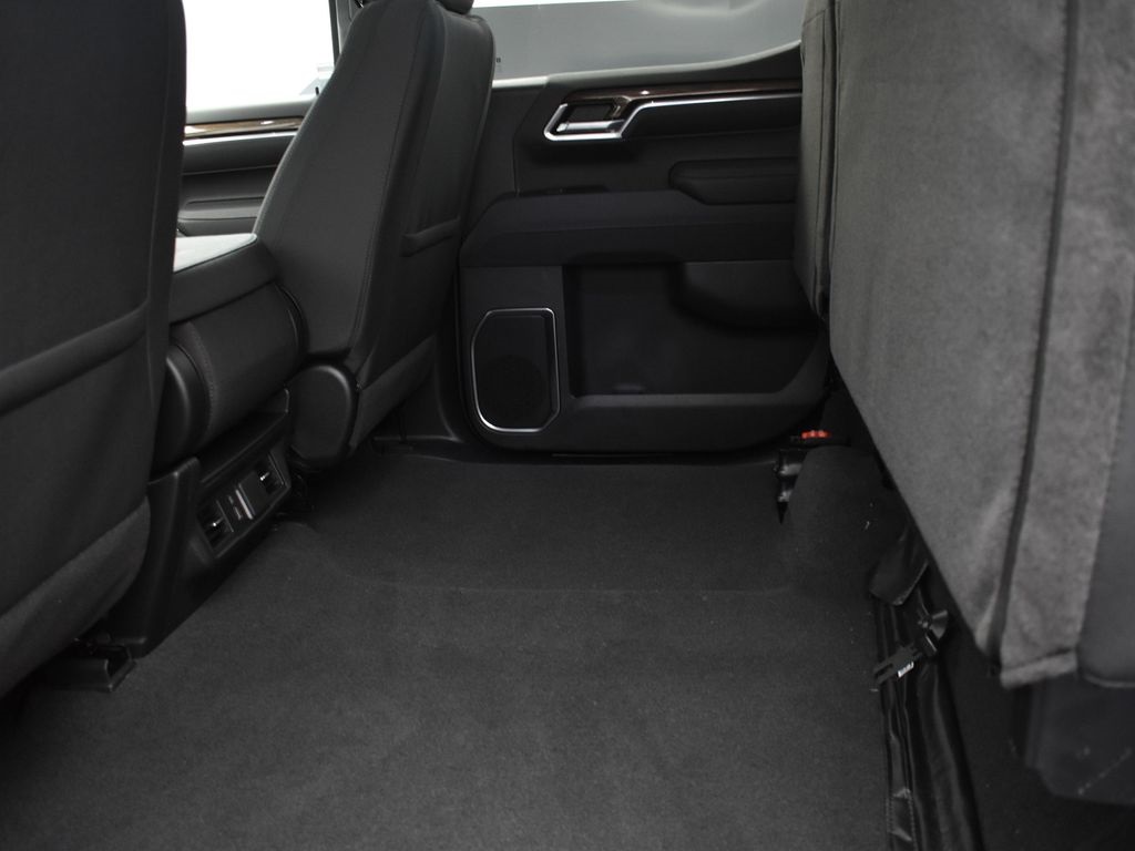 2026 Chevrolet Silverado 1500 LT photo 17