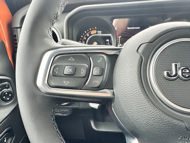 2025 Jeep Wrangler Sahara photo 13