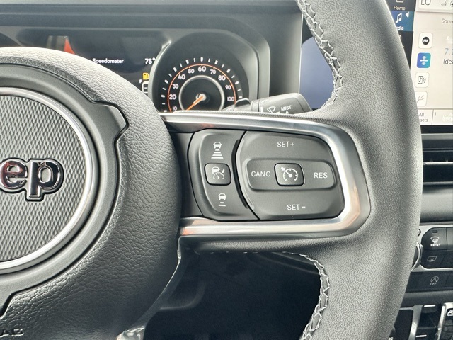2025 Jeep Wrangler Sahara photo 14