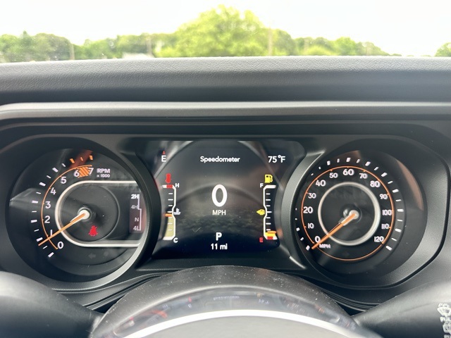 2025 Jeep Wrangler Sahara photo 15