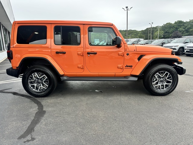 2025 Jeep Wrangler Sahara photo 3