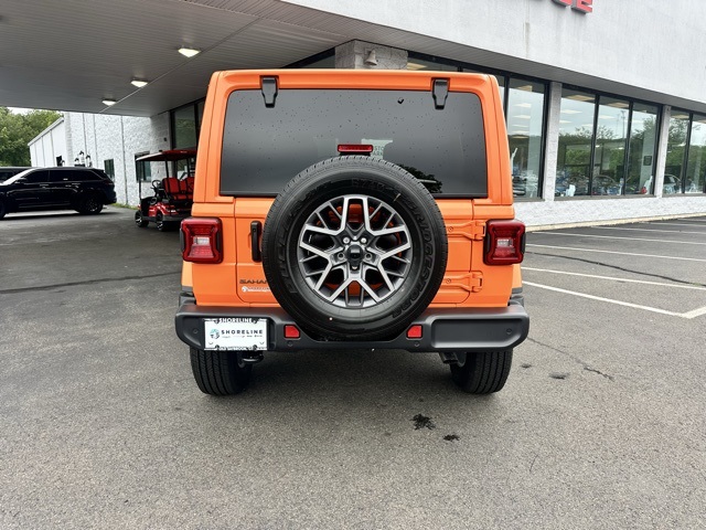 2025 Jeep Wrangler Sahara photo 5