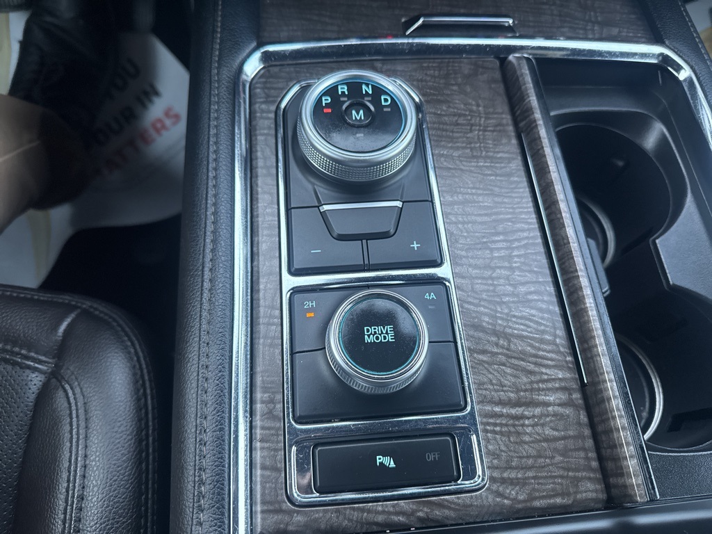 2021 Ford Expedition Limited:16989P