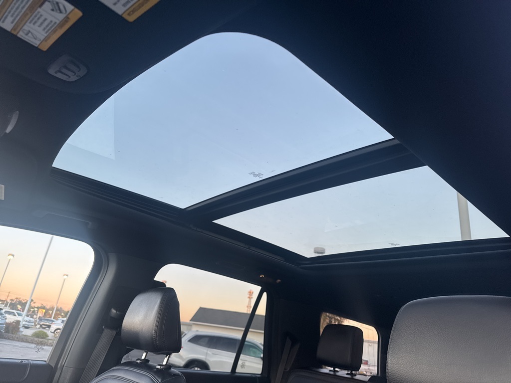 2021 Ford Expedition Limited:16989P