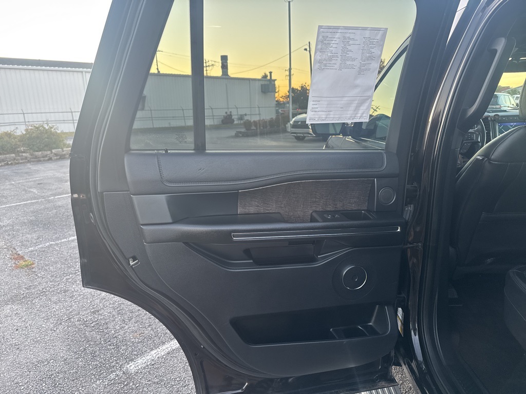 2021 Ford Expedition Limited:16989P