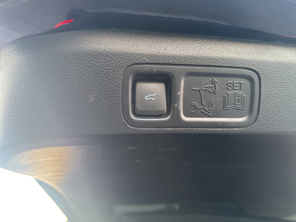 2021 Ford Expedition Limited:16989P