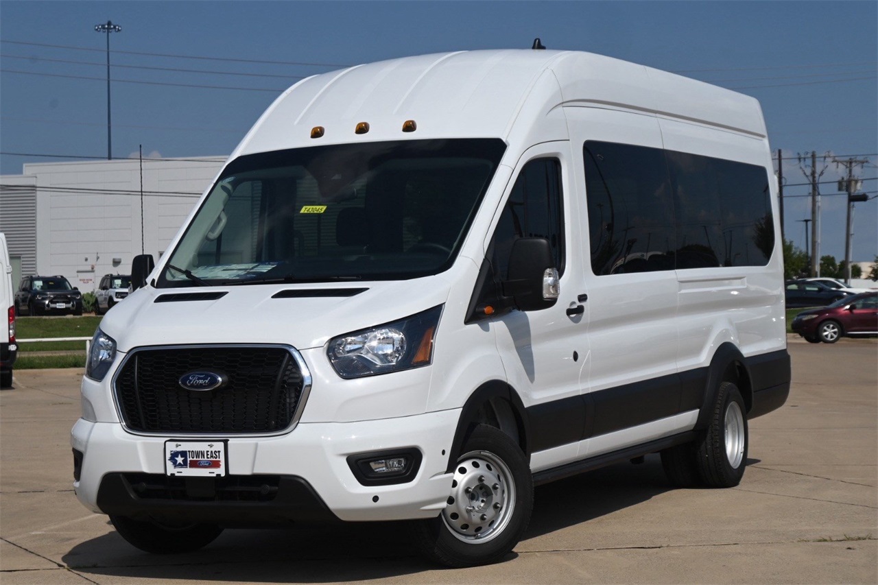2025 Ford Transit XLT