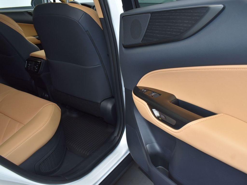 2025 White Pearl Lexus NX 450h+ Luxury AWD SUV