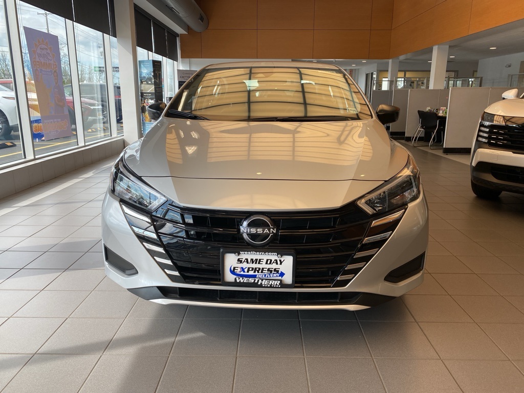 2025 Nissan Versa 1.6 S photo 2