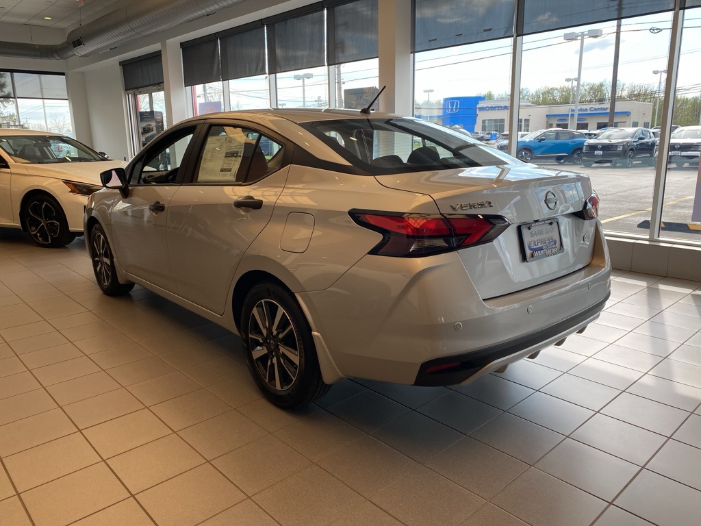 2025 Nissan Versa 1.6 S photo 4