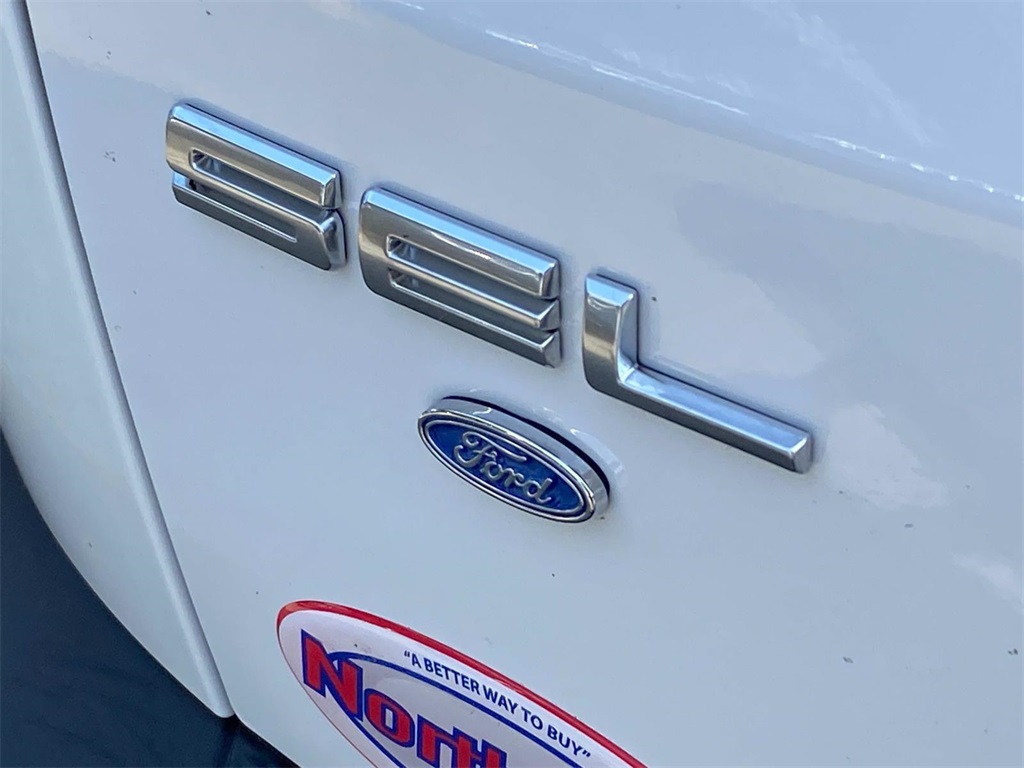 2022 Oxford White Ford Escape SEL AWD SUV