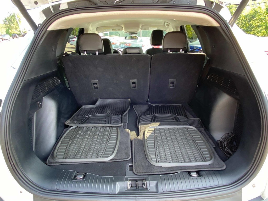 2022 Oxford White Ford Escape SEL AWD SUV
