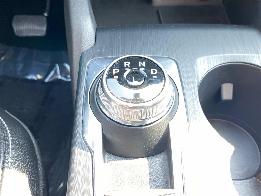 2022 Oxford White Ford Escape SEL AWD SUV
