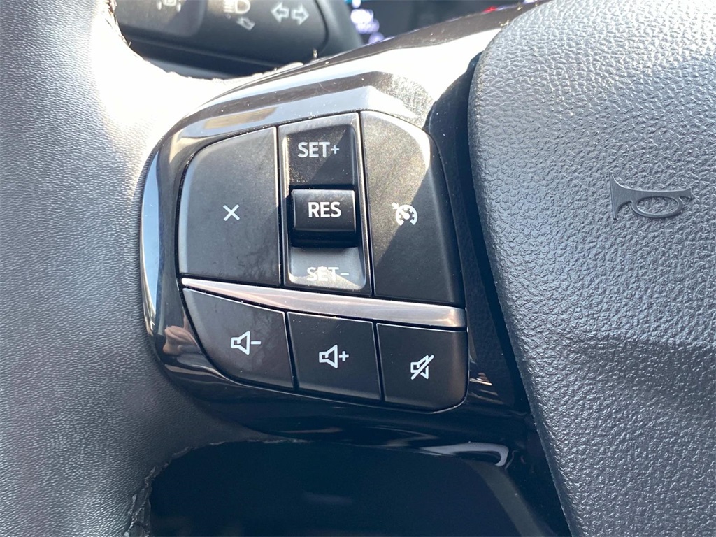 2022 Oxford White Ford Escape SEL AWD SUV