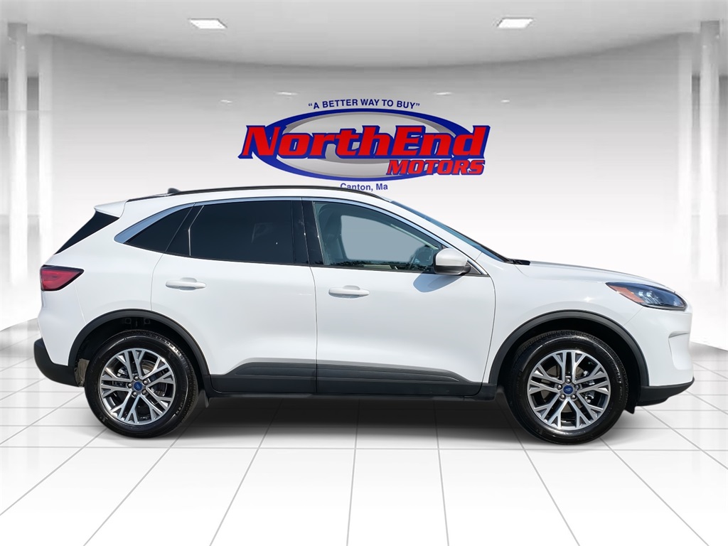 2022 Oxford White Ford Escape SEL AWD SUV