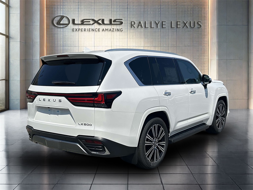 2025 Lexus LX 600 Luxury photo 3