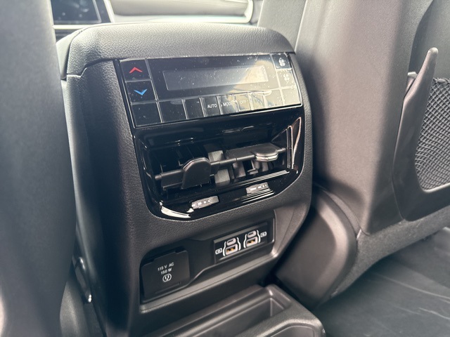 2025 Jeep Grand Cherokee Laredo X photo 13