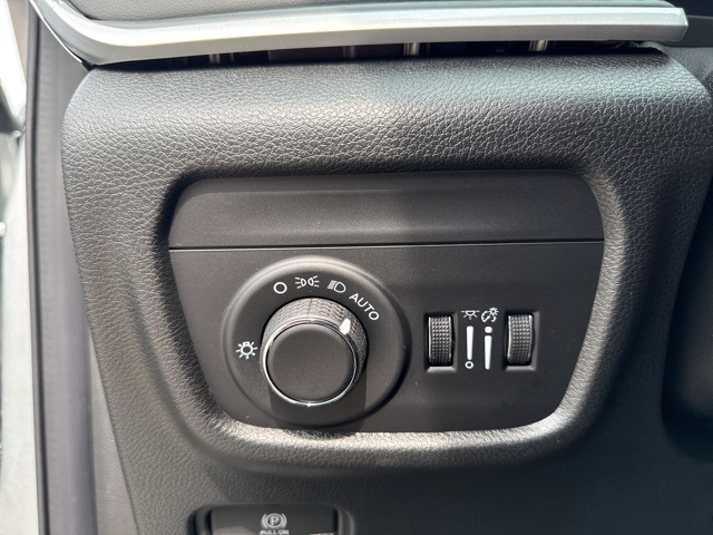 2025 Jeep Grand Cherokee Laredo X photo 17