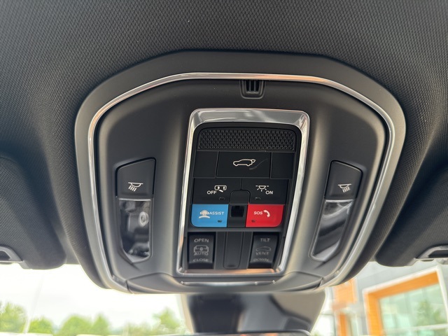 2025 Jeep Grand Cherokee Laredo X photo 27