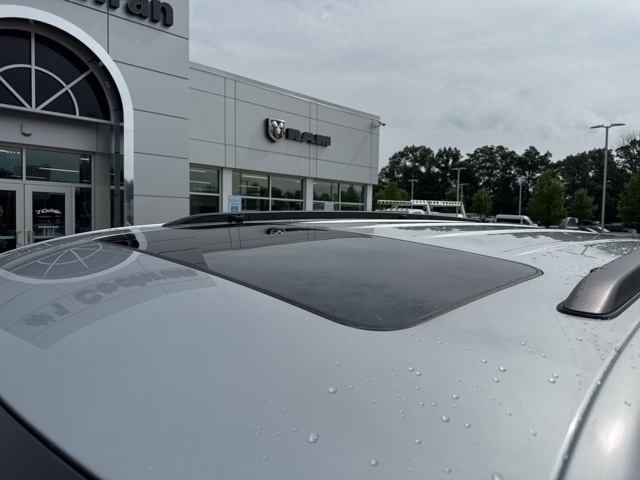 2025 Jeep Grand Cherokee Laredo X photo 4