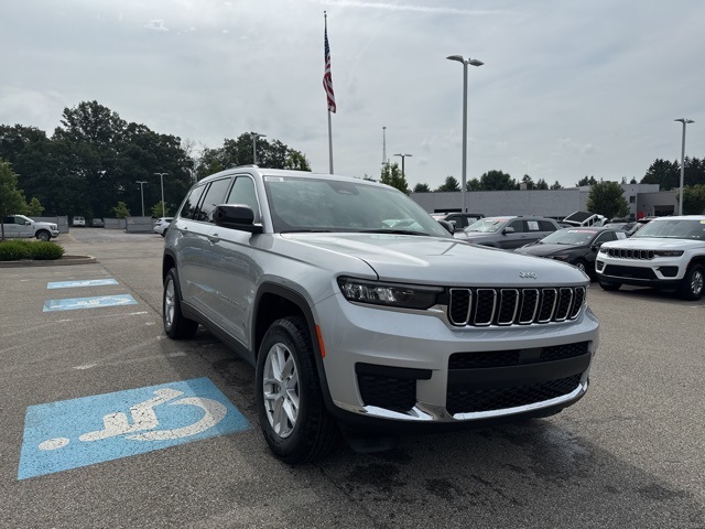2025 Jeep Grand Cherokee Laredo X photo 6