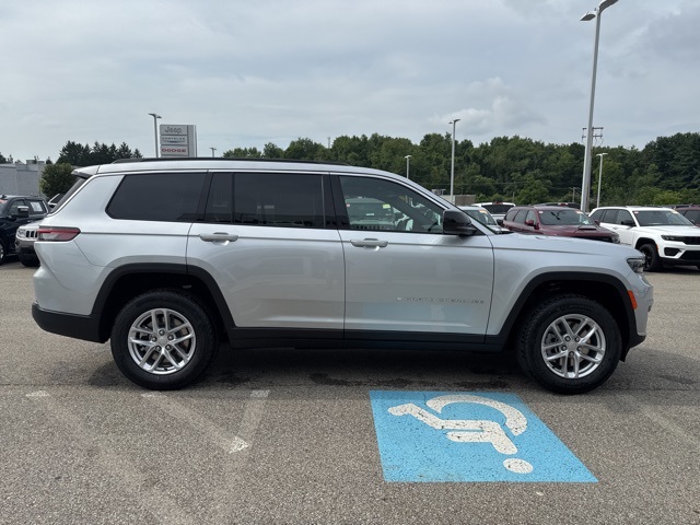 2025 Jeep Grand Cherokee Laredo X photo 7