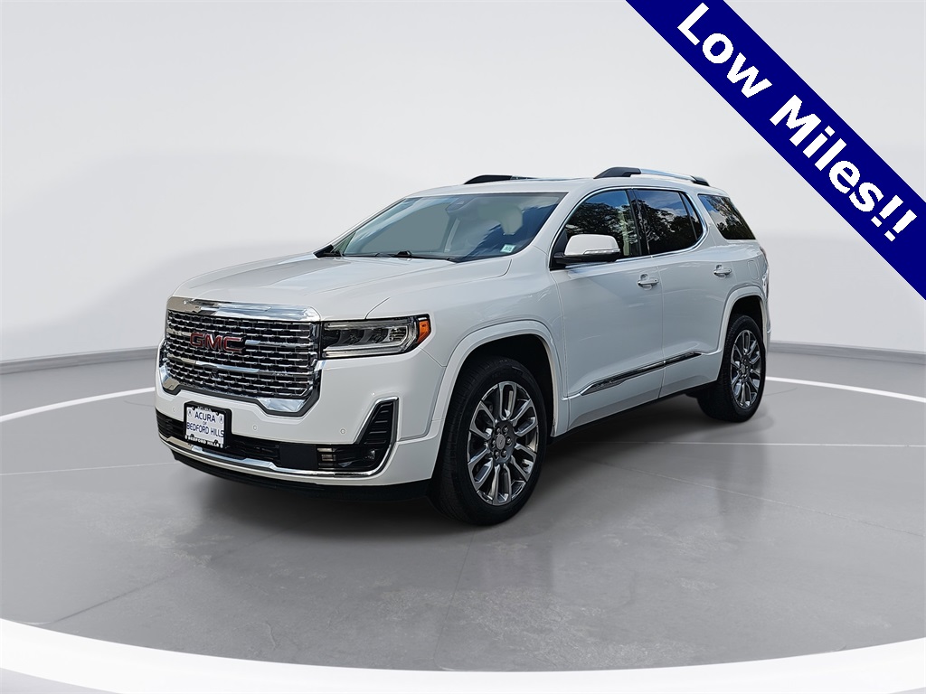2023 GMC Acadia Denali's photo