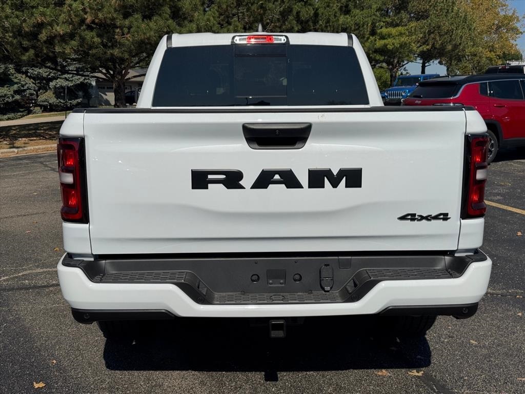 2025 Ram 1500 Tradesman photo 3