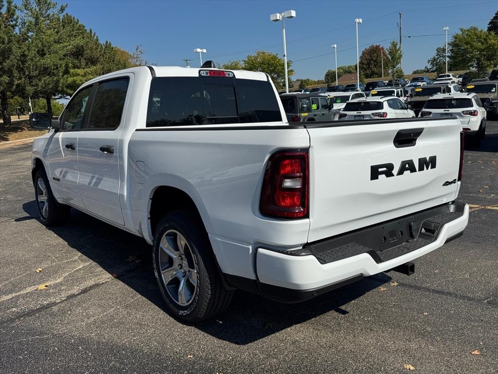 2025 Ram 1500 Tradesman photo 4