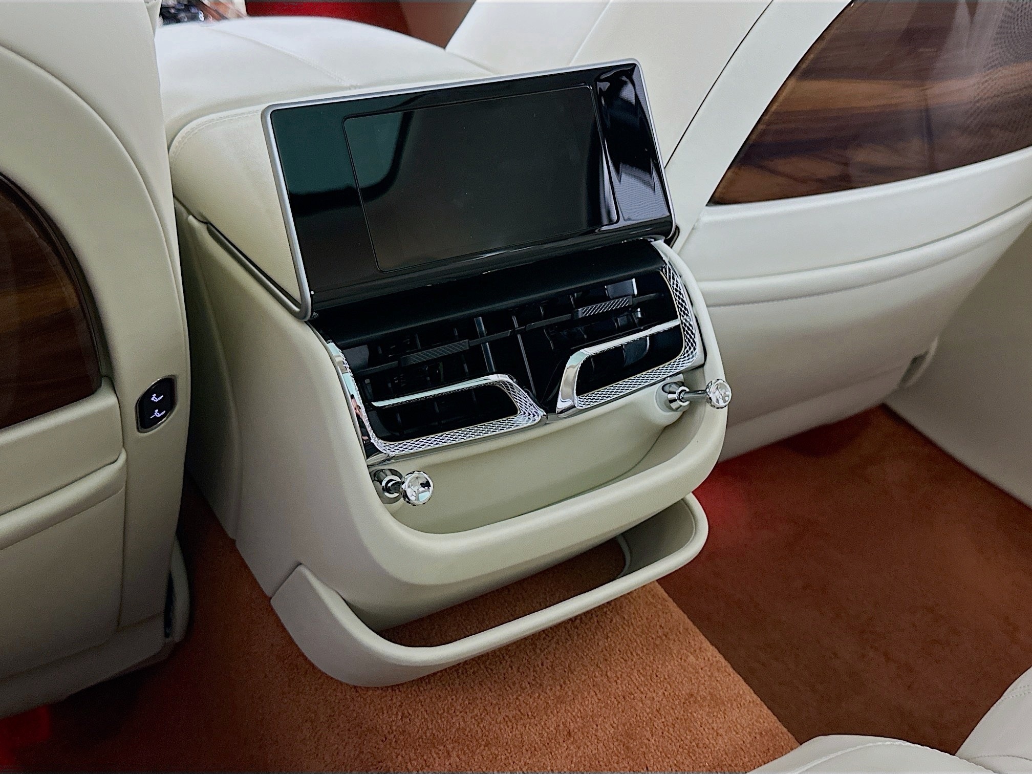 new 2026 Bentley Flying Spur car