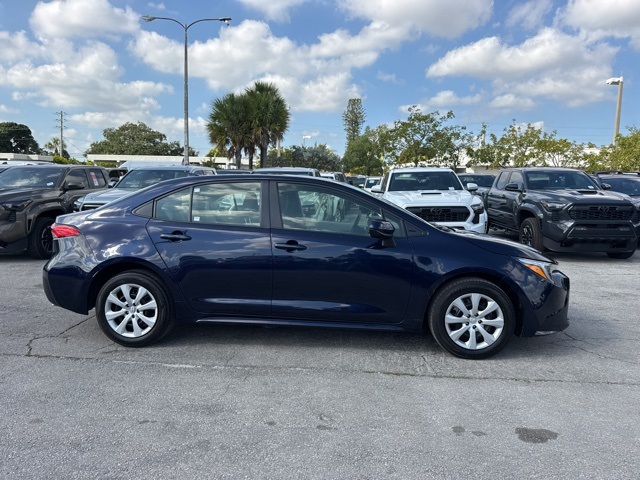 2025 Toyota Corolla Hybrid LE photo 2