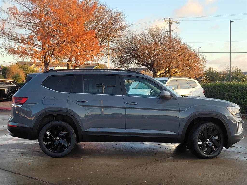 new 2026 Volkswagen Atlas car, priced at $42,122