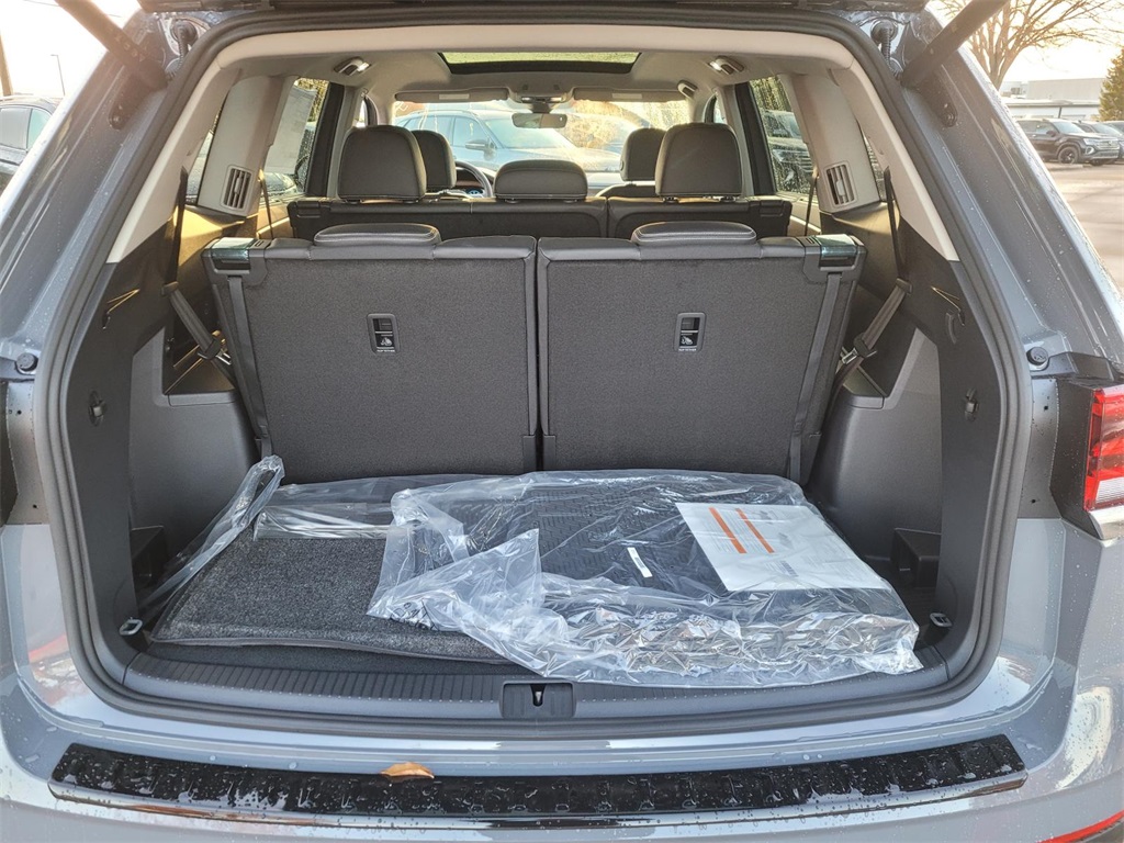 new 2026 Volkswagen Atlas car, priced at $42,122