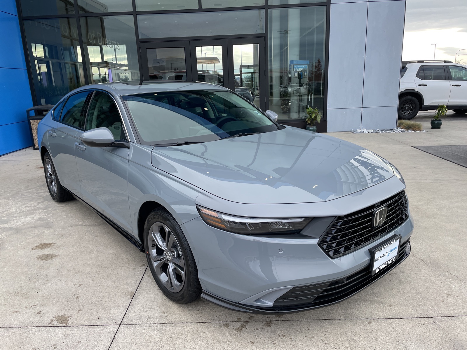 2025 Honda Accord Hybrid EX-L photo 2