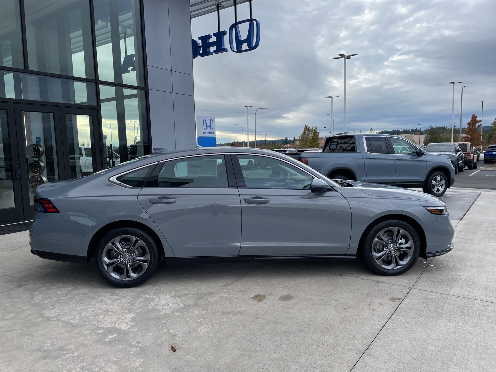 2025 Honda Accord Hybrid EX-L photo 3