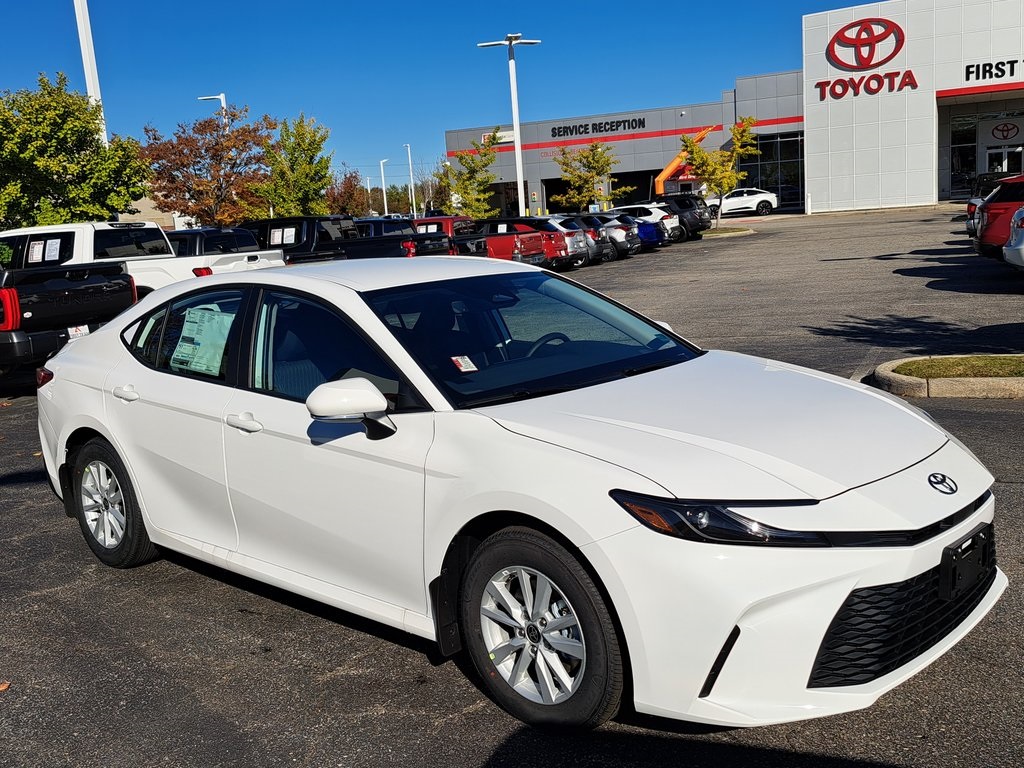 2026 Toyota Camry LE photo 4