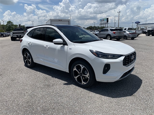 2025 Star White Metallic Tri-Coat Ford Escape ST-Line Elite AWD SUV