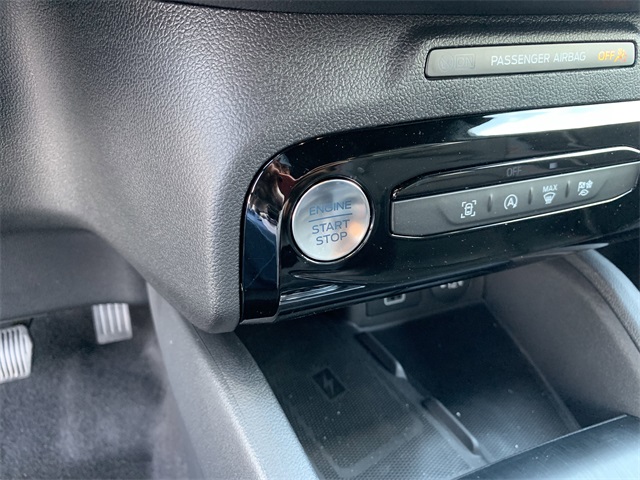 2025 Star White Metallic Tri-Coat Ford Escape ST-Line Elite AWD SUV