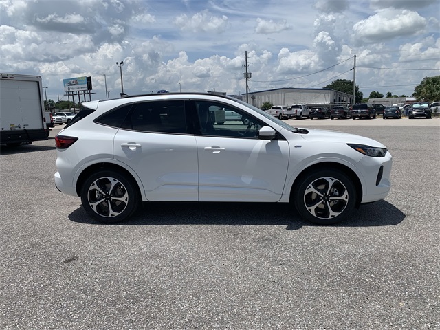 2025 Star White Metallic Tri-Coat Ford Escape ST-Line Elite AWD SUV