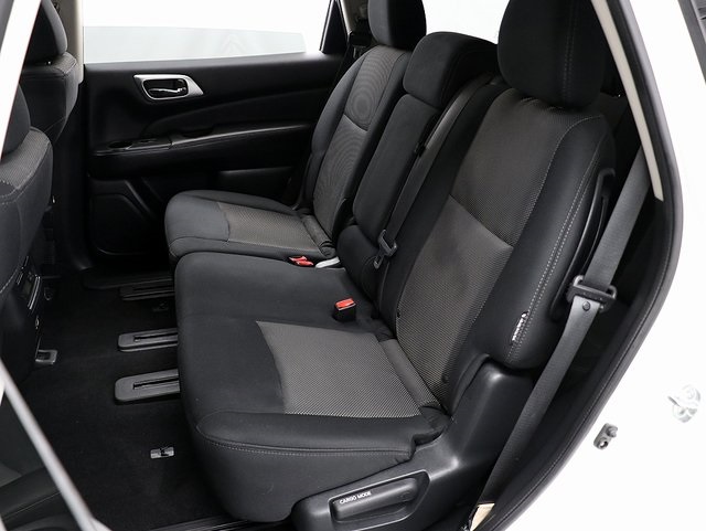 2019 Nissan Pathfinder S photo 11