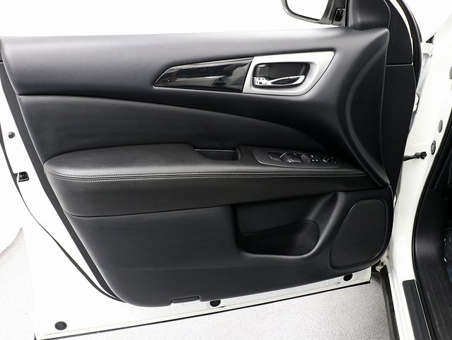 2019 Nissan Pathfinder S photo 22