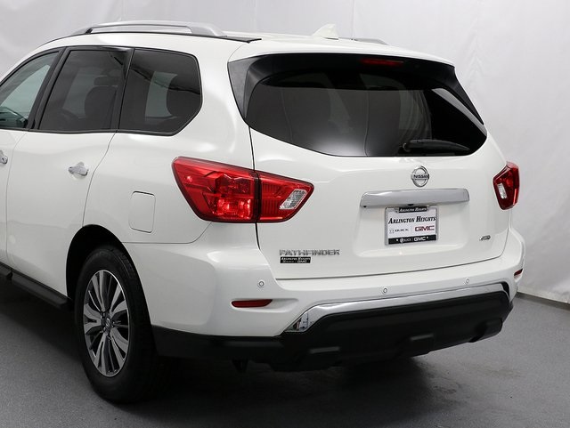 2019 Nissan Pathfinder S photo 7